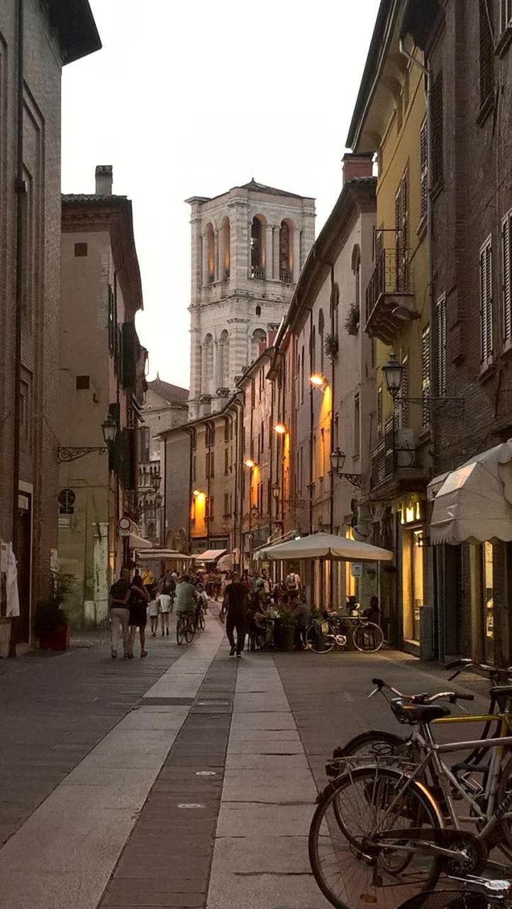 L'Oro Della Citta Bed & Breakfast Ferrara Bagian luar foto